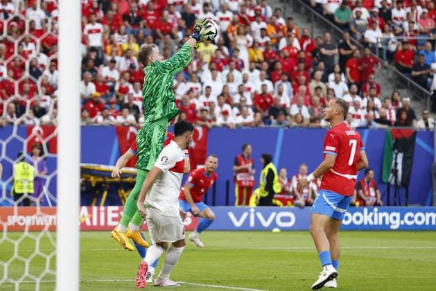 HAMBURG, Volksparkstadium ,26-06-2024 , European Football Championship Euro2024, Group stage match no.36 between Czechia and Turkiye, Turkiye goalkeeper Mert Gunok Czechia - Turkiye (Euro2024)  x25606165x Copyright: