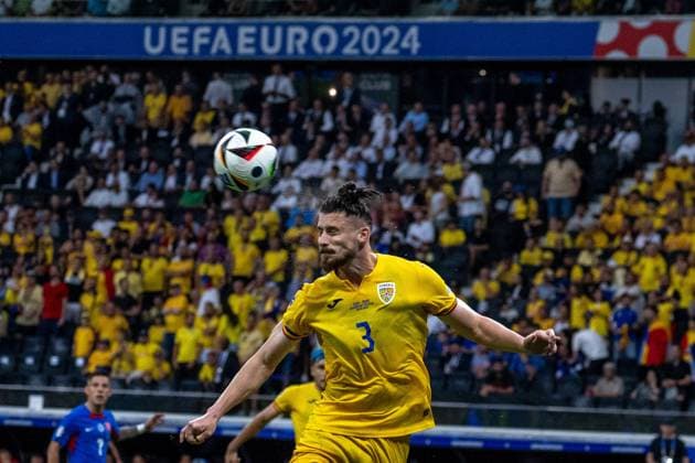 GER, EURO 2024, Group E, Slovakia SVK vs. Romania ROU 24 06 2024, Frankfurt Arena, Frankfurt, GER, EURO 2024, Group E, Slovakia SVK vs. Romania ROU In the picture George Puscas Romania ROU, 24 header header duel dynamics, action, action, game scene dynamics, action, action, game scene nordphotoxGmbHxx xDenkinger nph00015