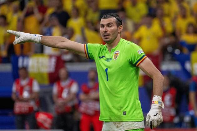 GER, EURO 2024, Group E, Slovakia SVK vs Romania ROU 24 06 2024, Frankfurt Arena, Frankfurt, GER, EURO 2024, Group E, Slovakia SVK vs Romania ROU In the picture Florin Nita Romania ROU, 01 single action, half body half body cropping, single image, action, action, game scene gestures, facial expressions, emotions nordphotoxGmbHxx xDenkinger nph00015