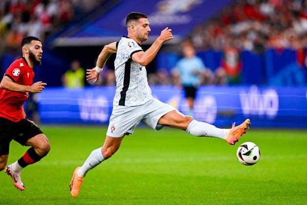 2024-06-26 Georgia v Portugal - Group F - UEFA EURO, EM, Europameisterschaft,Fussball 2024 GELSENKIRCHEN, GERMANY - JUNE 26: Diogo Dalot of Portugal kicks the ball during the Group F - UEFA EURO 2024 match between Georgia and Portugal at Arena AufSchalke on June 26, 2024 in Gelsenkirchen, Germany. (Photo by Pablo Morano BSR Agency) Gelsenkirchen Germany Content not available for redistribution in The Netherlands directly or indirectly through any third parties. Copyright: xBSRxAgencyx