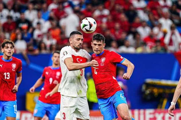 Header duel aerial duel Merih Demiral Turkey, 03 , Robin Hranac Czech Republic, 04 GER, Czech Republic vs Turkey, European Football Championship, UEFA Euro 2024, Matchday 3, 26 06 2024 GER, Czech Republic vs Turkey, European Football Championship, UEFA Euro 2024, Matchday 3, 26 06 2024 Hamburg Copyright: xEibner-Pressefoto MarcelxvonxFehrnx EP_MFN