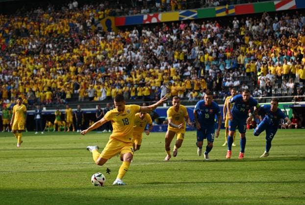26 06 2024 Arena Frankfurt Stadium Football European Championship 2024 UEFA EURO 2024 Romania Slovakia Razvan Marin 18, Romania converts the penalty to equalize 1 1