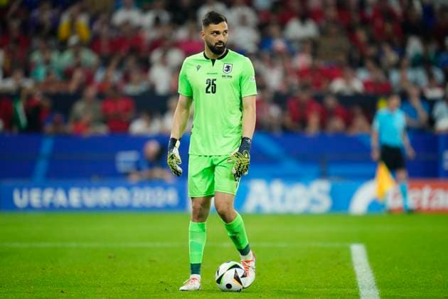 Georgia v Portugal: Group F - UEFA EURO, EM, Europameisterschaft,Fussball 2024 Giorgi Mamardashvili goalkeeper of Georgia and Valencia CF during the UEFA EURO 2024 group stage match between Georgia and Portugal at Arena AufSchalke on June 26, 2024 in Gelsenkirchen, Germany. Gelsenkirchen Germany  Copyright: xJosexBretonx originalFilename:bretonhernandez-georgiav240626_npwb2.jpg