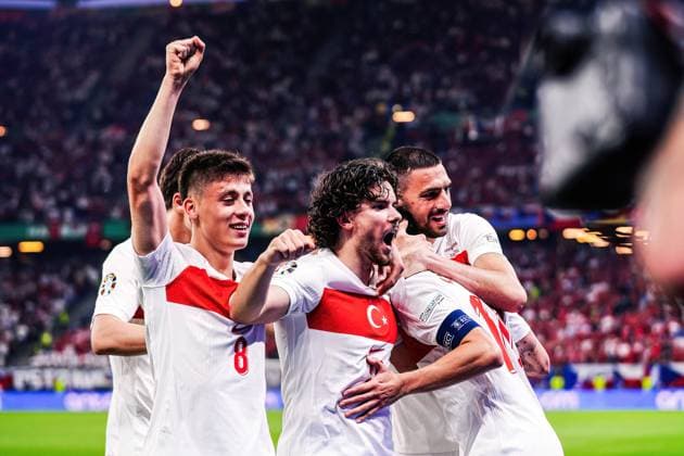 Goal celebration Turkey after scoring 0 1 Hakan Calhanoglu Turkey, 10 GER, Czech Republic vs Turkey, European Football Championship, UEFA Euro 2024, Matchday 3, 26 06 2024 GER, Czech Republic vs Turkey, European Football Championship, UEFA Euro 2024, Matchday 3, 26 06 2024 Hamburg Copyright: xEibner-Pressefoto MarcelxvonxFehrnx EP_MFN