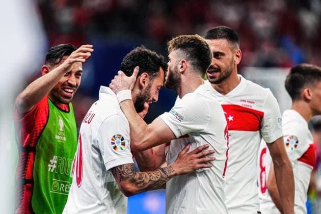Goal celebration Turkey after scoring 0 1 Hakan Calhanoglu Turkey, 10 GER, Czech Republic vs Turkey, European Football Championship, UEFA Euro 2024, Matchday 3, 26 06 2024 GER, Czech Republic vs Turkey, European Football Championship, UEFA Euro 2024, Matchday 3, 26 06 2024 Hamburg Copyright: xEibner-Pressefoto MarcelxvonxFehrnx EP_MFN