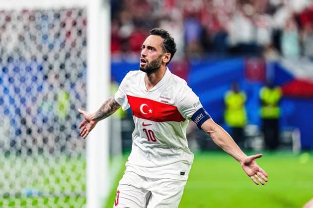 Goal celebration Hakan Calhanoglu Turkey, 10 after goal to 0 1 GER, Czech Republic vs Turkey, European Football Championship, UEFA Euro 2024, match day 3, 26 06 2024 GER, Czech Republic vs Turkey, European Football Championship, UEFA Euro 2024, match day 3, 26 06 2024 Hamburg Copyright: xEibner-Pressefoto MarcelxvonxFehrnx EP_MFN