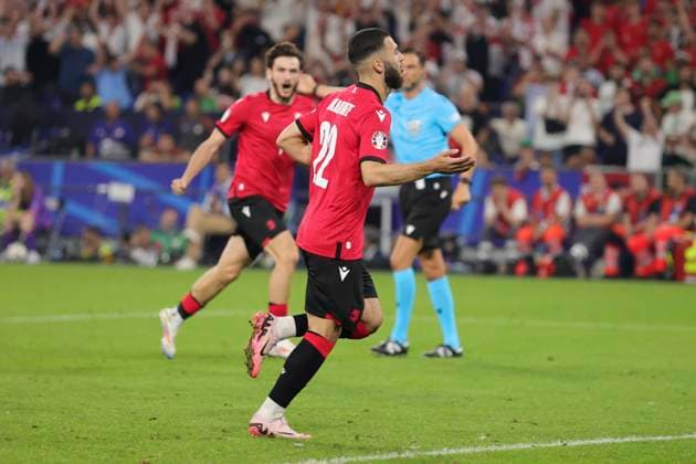 Georgia v Portugal UEFA EURO, EM, Europameisterschaft,Fussball 2024 Group F Georges Mikautadze of Georgia celebrates scoring his sides 2nd goal from the penalty spot during the UEFA Euro 2024 Group F match between Georgia and Portugal at Veltins-Arena, Gelsenkirchen Copyright: xPaulxChestertonx FIL-20286-0076 UK Newspapers OUT