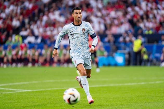 GER, Euro 2024, Group F, Georgia GEO vs Portugal PRT 26 06 2024, Veltins Arena Arena AufSchalke , Gelsenkirchen, GER, Euro 2024, Group F, Georgia GEO vs Portugal PRT In the picture Cristiano Ronaldo Portugal PRT, 7 single action whole body whole body ball nordphotoxGmbHxx xChristianxSchulze nph000300