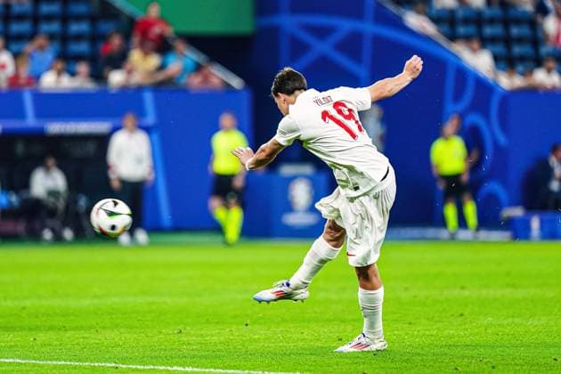 Goal kick Goal chance Mert Muelduer Turkey, 18 GER, Czech Republic vs Turkey, European Football Championship, UEFA Euro 2024, Matchday 3, 26 06 2024 GER, Czech Republic vs Turkey, European Football Championship, UEFA Euro 2024, Matchday 3, 26 06 2024 Hamburg Copyright: xEibner-Pressefoto MarcelxvonxFehrnx EP_MFN