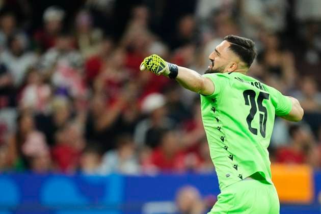 Georgia v Portugal: Group F - UEFA EURO, EM, Europameisterschaft,Fussball 2024 Giorgi Mamardashvili goalkeeper of Georgia and Valencia CF celebrates the second goal of his team during the UEFA EURO 2024 group stage match between Georgia and Portugal at Arena AufSchalke on June 26, 2024 in Gelsenkirchen, Germany. Gelsenkirchen Germany  Copyright: xJosexBretonx originalFilename:bretonhernandez-georgiav240626_npuJw.jpg