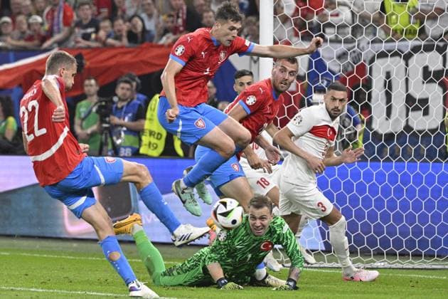 Czech Tomas Soucek (left) scores during the Group F match of the European Football Championship: Turkey vs Czechia, in Hamburg, Germany, on June 26, 2024. (CTKxPhoto VitxSimanek) CTKPhotoP2024062609934  CTKPhotoP2024062609934