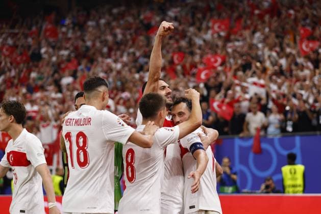 HAMBURG, Volksparkstadium ,26-06-2024 , European Football Championship Euro2024, Group stage match no.36 between Czechia and Turkiye, Turkiye celebrating 0-1, Turkiye player Hakan Calhanoglu Czechia - Turkiye (Euro2024)  x25606948x Copyright: