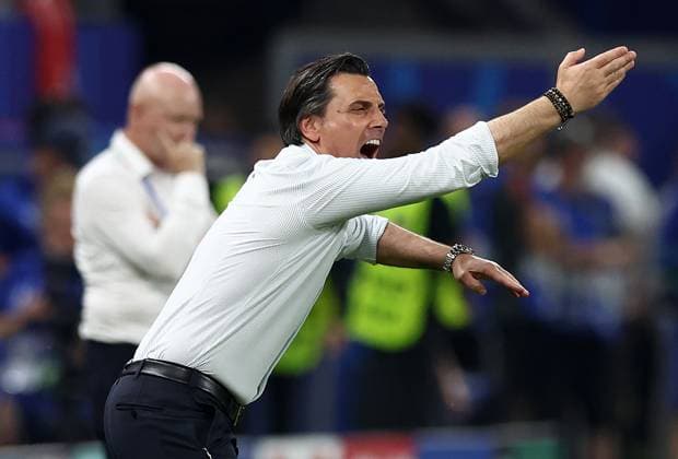 Türkiye manager Vincenzo Montella ITA Czechia v Turkiye, UEFA European Championship, EM, Europameisterschaft 2024, Group F, Football, Volksparkstadion, Hamburg, Germany - 26 Jun 2024 EDITORIAL USE ONLY No use with unauthorised audio, video, data, fixture lists, club league logos or live services. Online in-match use limited to 120 images, no video emulation. No use in betting, games or single club league player publications. Copyright: xMattxWest Shutterstockx 14555612bu