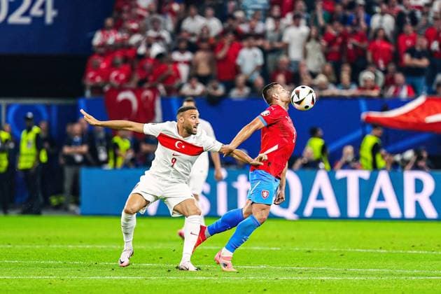 Cenk Tosun Turkey, 09 , Tomas Holes Czech Republic, 03 GER, Czech Republic vs Turkey, European Football Championship, UEFA Euro 2024, Matchday 3, 26 06 2024 GER, Czech Republic vs Turkey, European Football Championship, UEFA Euro 2024, Matchday 3, 26 06 2024 Hamburg Copyright: xEibner-Pressefoto MarcelxvonxFehrnx EP_MFN