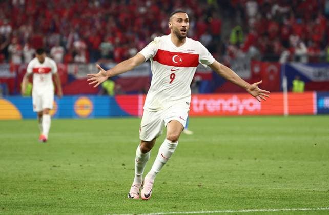 Cenk Tosun of Türkiye celebrates scoring to make it 1-2 Czechia v Turkiye, UEFA European Championship, EM, Europameisterschaft 2024, Group F, Football, Volksparkstadion, Hamburg, Germany - 26 Jun 2024 EDITORIAL USE ONLY No use with unauthorised audio, video, data, fixture lists, club league logos or live services. Online in-match use limited to 120 images, no video emulation. No use in betting, games or single club league player publications. Copyright: xMattxWest Shutterstockx 14555612bv