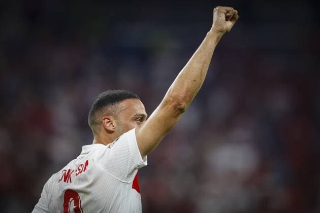 HAMBURG, Volksparkstadium ,26-06-2024 , European Football Championship Euro2024, Group stage match no.36 between Czechia and Turkiye, Turkiye player Cenk Tosun celebrating his goal 1-2 Czechia - Turkiye (Euro2024)  x25607083x Copyright:
