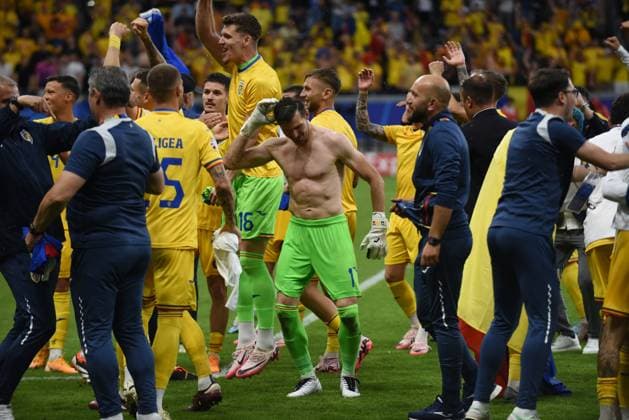 26 06 2024 Arena Frankfurt Stadium Football European Championship 2024 UEFA EURO 2024 Romania Slovakia Cheering Goalkeeper Florin Nita Romania ROU, 01