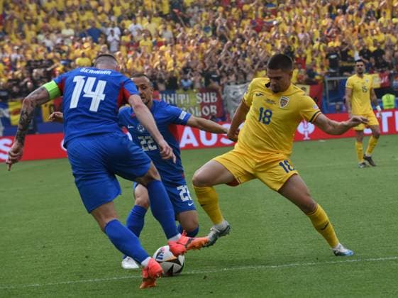26 06 2024 Arena Frankfurt Stadium Football European Championship 2024 UEFA EURO 2024 Romania Slovakia Milan Skriniar Slovakia SVK, 14 , Stanislav Lobotka Slovakia SVK, 22 vs Rzvan Marin Romania ROU, 18