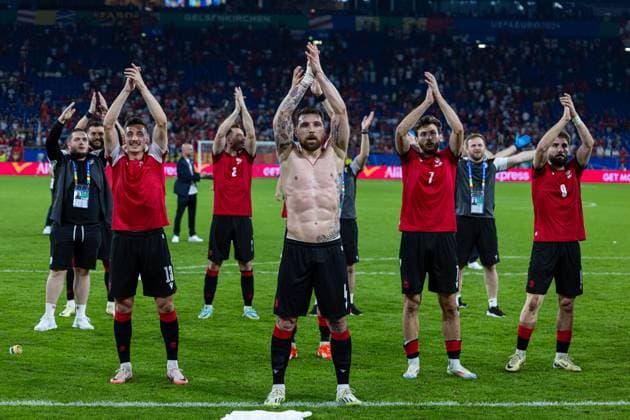 Sport Bilder des Tages Football - UEFA EURO, EM, Europameisterschaft,Fussball 2024 - Group F - Georgia v Portugal GELSENKIRCHEN, GERMANY - Wednesday, June 26, 2024: Georgia s captain Guram Kashia leads the celebrations after the UEFA Euro 2024 Group F match between Georgia and Portugal at the Arena AufSchalke. Georgia won 2-0. (Photo by David Rawcliffe Propaganda) GELSENKIRCHEN Arena AufSchalke NORTH RHINE-WESTPHALIA GERMANY  Copyright: xDavidxRawcliffex P2024-06-26-Georgia_Portugal-131