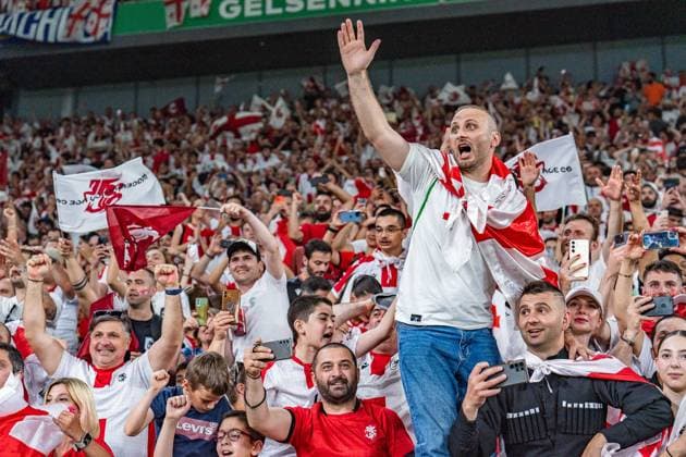 Cheering after the final whistle for Georgia with the fans about the first victory at a European Championship Georgia vs Portugal, Men, Football, Matchday 3, EURO 2024, 26 06 2024, European Championship, Group F Georgia vs Portugal, Men, Football, Matchday 3, EURO 2024, 26 06 2024, European Championship, Group F Gelsenkirchen Copyright: xEibner-Pressefoto BahhoxKarax EP_GEO