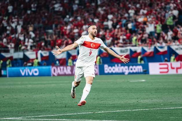 Soccer Men UEFA European Football Championship 2024 Group F Czech Republic vs Turkey 26 06 2024 Cenk Tosun 9, Turkey scores the 2 1 goal and cheers Berlin Olympiastadion Berlin Germany