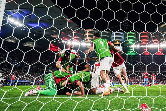 Goal celebration Turkey after scoring 1 2 Cenk Tosun Turkey, 09 , Remote backdoor camera GER, Czech Republic vs Turkey, European Football Championship, UEFA Euro 2024, Matchday 3, 26 06 2024 GER, Czech Republic vs Turkey, European Football Championship, UEFA Euro 2024, Matchday 3, 26 06 2024 Hamburg Copyright: xEibner-Pressefoto MarcelxvonxFehrnx EP_MFN
