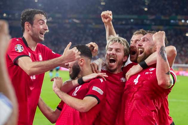 UEFA EURO 2024 Georgia Portugal 26 06 2024 Georgians cheer after the final whistle UEFA EURO 2024 Georgia Portugal Arena AufSchalke, Gelsenkirchen, on 26 06 2024 Copyright: xBEAUTIFULxSPORTS Meuselx