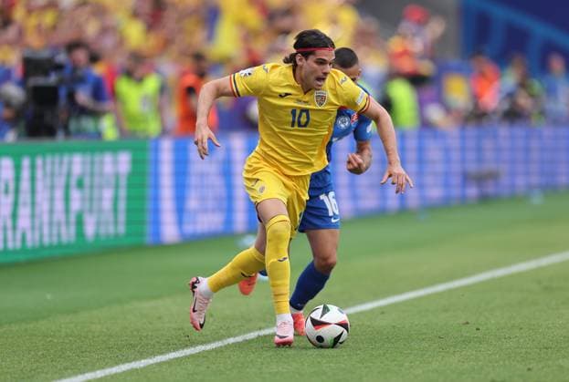 26 06 2024, European Football Championship, UEFA EURO 2024, Slovakia Romania, Group E, Arena Frankfurt, f l , Ianis Hagi Romania , David Hancko Slovakia Copyright: HMBxMedia
