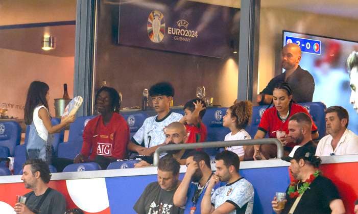 26 06 2024, Football UEFA EURO 2024, Preliminary round, Matchday 3, Georgia Portugal, in the Arena AufSchalke Gelsenkirchen, In a box, Georgina re , the wife of Cristiano Ronaldo Portugal watches the match with their four children