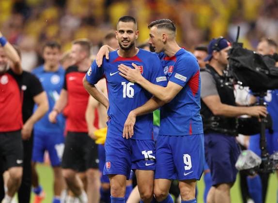 26 06 2024, European Football Championship, UEFA EURO 2024, Slovakia Romania, Group E, Arena Frankfurt, f l , Vernon de Marco Slovakia , Robert Bozenik Slovakia are delighted to have reached the round of 16 Copyright: HMBxMedia