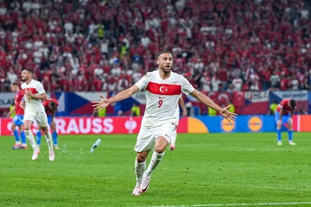 Hamburg, Germany, June 26th 2024: Cenk Tosun (9 Turkiye) celebrates after scoring his team second goal meaning the entry into the Round 16 during the UEFA EURO, EM, Europameisterschaft,Fussball 2024 Germany Group F match between Czechia and Turkiye at Volksparkstadion in Hamburg, Germany. (Daniela Porcelli SPP)  Copyright: xDanielaxPorcellix xSPPx spp-en-DaPoSp-20240626-DP202673