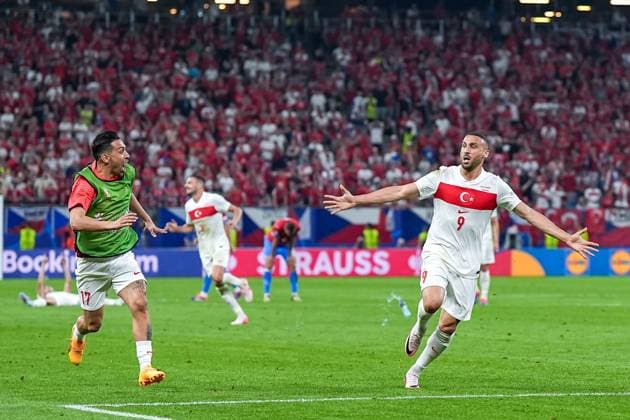 Hamburg, Germany, June 26th 2024: Cenk Tosun (9 Turkiye) celebrates after scoring his team second goal meaning the entry into the Round 16 during the UEFA EURO, EM, Europameisterschaft,Fussball 2024 Germany Group F match between Czechia and Turkiye at Volksparkstadion in Hamburg, Germany. (Daniela Porcelli SPP)  Copyright: xDanielaxPorcellix xSPPx spp-en-DaPoSp-20240626-DP202677