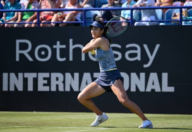 Lawn Tennis - 2024 ATP, Tennis Herren Rothesay International Eastbourne Tournament - Devonshire Park, Eastbourne - Wednesday 26th June 2024. Emma Raducanu (GBR) in action during her Women™s Singles 2nd Round Match against Jessica Pegula (USA). COLORSPORT Ashley Western 