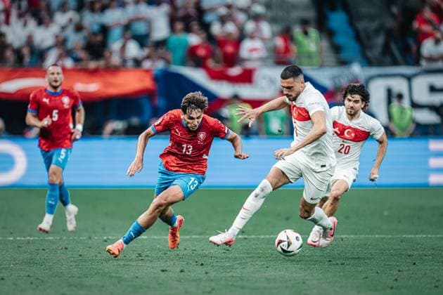 Soccer Men UEFA European Football Championship 2024 Group F Czech Republic vs Turkey 26 06 2024 left Mojmir Chytil 13, Czech Republic passes right Merih Demiral 3, Turkey Berlin Olympiastadion Berlin Germany