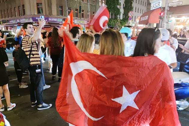 Berlin, Germany, 26 06 2024 Kreuzberg European Football Championship 2024, Group F, Turkey Czech Republic Turks celebrate their teams victory and their place in the round of 16 Copyright: xdtsxNachrichtenagenturx dts_41889
