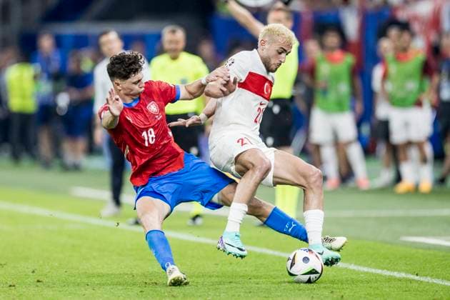 Czechia v Turkey, UEFA EURO, EM, Europameisterschaft,Fussball 2024, Hamburg, Germany Hamburg, Germany. 26th, June 2024. Baric Yilmaz (21) of Turkey and Ladislav Krejci (18) of Czechia seen during the UEFA Euro 2024 match in Group F between Czechia and Turkey at Volksparkstadion in Hamburg. Hamburg Germany  Copyright: xGonzalesxPhoto LassexLagonix