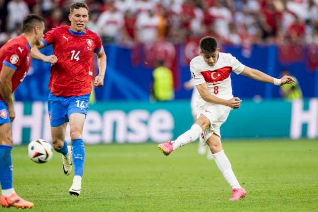 Czechia v Turkey, UEFA EURO, EM, Europameisterschaft,Fussball 2024, Hamburg, Germany Hamburg, Germany. 26th, June 2024. Arda Güler (8) of Turkey seen during the UEFA Euro 2024 match in Group F between Czechia and Turkey at Volksparkstadion in Hamburg. Hamburg Germany  Copyright: xGonzalesxPhoto LassexLagonix