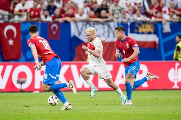 Czechia v Turkey, UEFA EURO, EM, Europameisterschaft,Fussball 2024, Hamburg, Germany Hamburg, Germany. 26th, June 2024. Baric Yilmaz (21) of Turkey seen during the UEFA Euro 2024 match in Group F between Czechia and Turkey at Volksparkstadion in Hamburg. Hamburg Germany  Copyright: xGonzalesxPhoto LassexLagonix