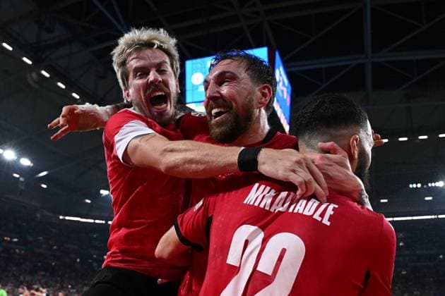 Bilder des Jahres 2024, Sport 06 Juni Sport Bilder des Tages Germany Soccer Euro 2024 Georgia - Portugal 8717082 26.06.2024 Georgia s players celebrate their team s goal during the UEFA EURO, EM, Europameisterschaft,Fussball 2024 Group F soccer match between Georgia and Portugal at the Veltins-Arena in Gelsenkirchen, Germany. Alexey Filippov Sputnik Gelsenkirchen Germany  Copyright: xAlexeyxFilippovx
