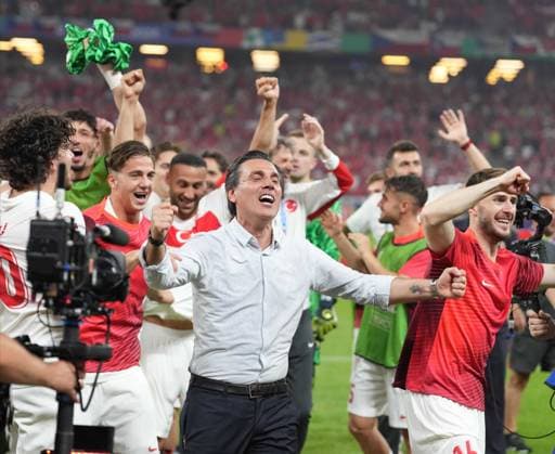 Turkiye s trainer Vincenzo Montella celebrate his team s victory with players after UEFA EURO, EM, Europameisterschaft,Fussball 2024 Group F football match between Turkiye and Czechia at Volksparkstadion in Hamburg, Germany, on 26 June, 2024. (Mehmet Sirin Toplaoglu - Depo Photos) 18364710