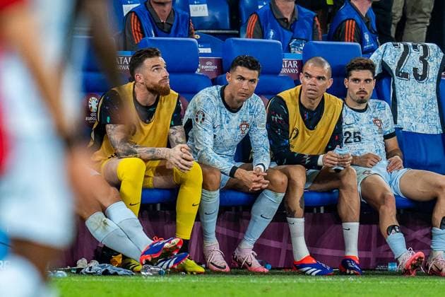 Ronaldo looking disappointed sitting on the bench with Pepe Portugal, 03 Georgia vs Portugal, Men, Football, Matchday 3, EURO 2024, 26 06 2024, European Championship, Group F Georgia vs Portugal, Men, Football, Matchday 3, EURO 2024, 26 06 2024, European Championship, Group F Gelsenkirchen Copyright: xEibner-Pressefoto BahhoxKarax EP_GEO