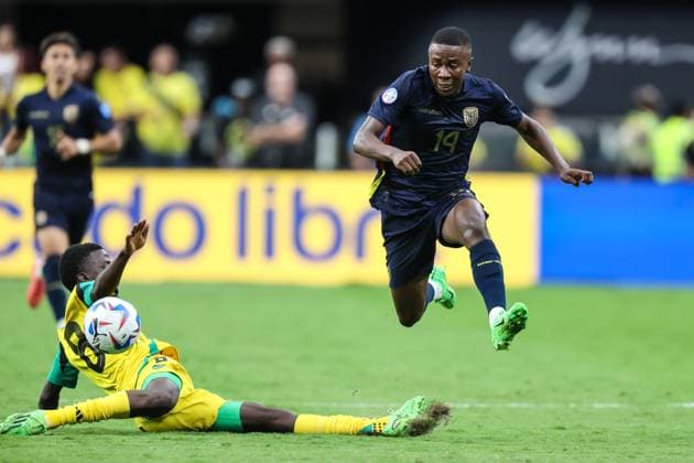 June 26, 2024: Ecuador midfielder Alan Minda (14) leaps over Jamaica forward Kaheim Dixon (8) during the CONMEBOL Copa America Group B Stage match at Allegiant Stadium between Ecuador and Jamaica on June 26, 2024 in Las Vegas, NV. CSM. Las Vegas United States of America - ZUMAc04_ 20240626_zma_c04_044 Copyright: xChristopherxTrimx