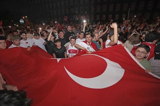 EM 2024 3 European Championship match Turkey vs Czech Republic Celebrating fans in Duisburg Marxloh FOR EDITORIAL PURPOSES ONLY EDITORIAL USE ONLY p EM 2024 3 European Championship match Turkey vs Czech Republic Celebrating fans on Wednesday June 26, 2024 in Duisburg Marxloh Photo Frank Oppitz FUNKE Foto Services p Sport Deutschland NRW Duisburg Copyright FrankxOppitz Copyright: FrankxOppitz doc7w1lbgx1d1j1h1wue6kz ,EDITORIAL USE ONLY Copyright: FrankxOppitz