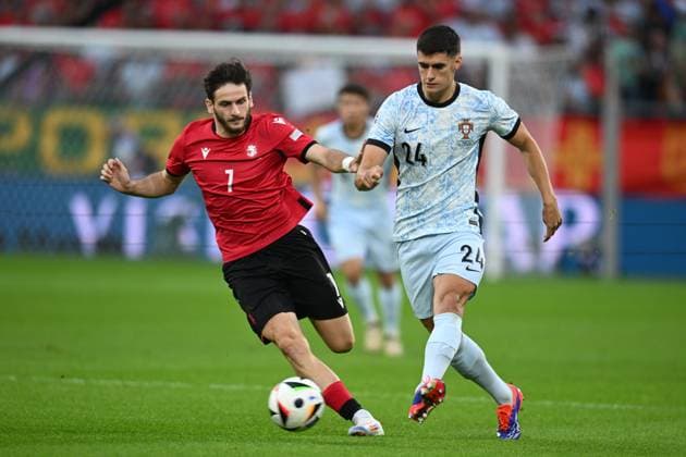 Antonio Silva (Portugal)Khvicha Kvaratskhelia (Georgia) during the UEFA EURO, EM, Europameisterschaft,Fussball Germany 2024 match between Georgia 2-0 Portugal at Arena AufSchalke on June 26, 2024 in Gelsenkirchen, Germany. Noxthirdxpartyxsales  (257799832)