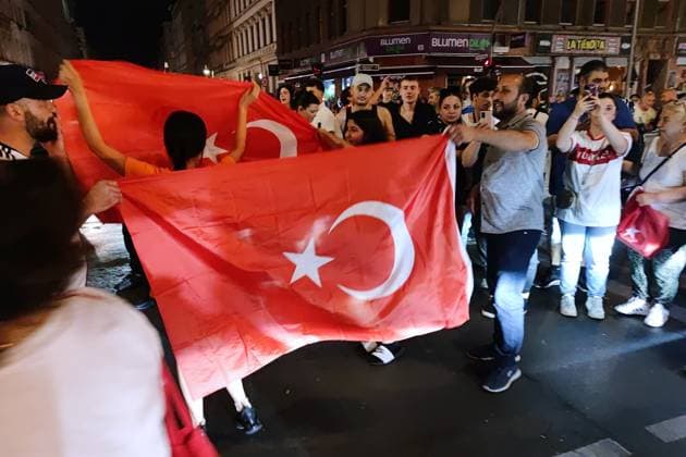 Berlin, Germany, 26 06 2024 Kreuzberg European Football Championship 2024, Group F, Turkey Czech Republic Turks celebrate their teams victory and their place in the round of 16 Copyright: xdtsxNachrichtenagenturx dts_41905