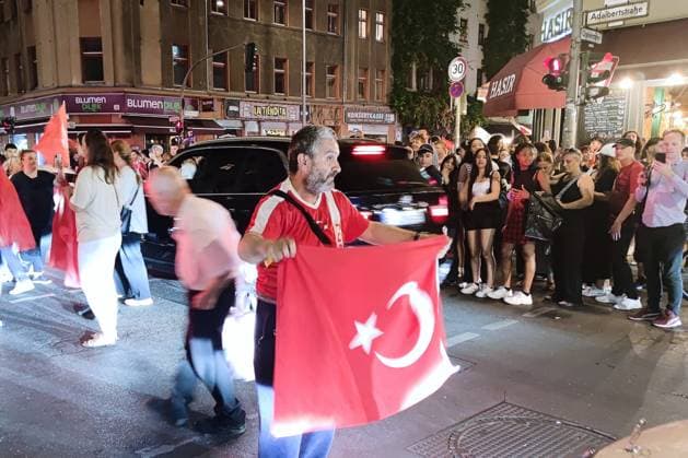 Berlin, Germany, 26 06 2024 Kreuzberg European Football Championship 2024, Group F, Turkey Czech Republic Turks celebrate their teams victory and their place in the round of 16 Copyright: xdtsxNachrichtenagenturx dts_41907