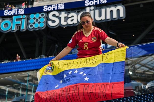 RECORD DATE NOT STATED Copa America USA 2024 Venezuela vs Mexico Fans o Aficion during the CONMEBOL Copa America 2024 group B match between Venezuela and Mexico, at SoFi Stadium, on June 26, 2024 in Inglewood, California, United States. INGLEWOOD CALIFORNIA UNITED STATES  Copyright: xJorgexMartinezx 20240626183015_CA_GB_2024_VEN_MEX_FANS20