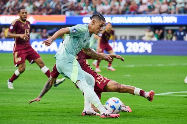 RECORD DATE NOT STATED Copa America USA 2024 Venezuela vs Mexico Uriel Antuna of Mexico during the CONMEBOL Copa America 2024 group B match between Venezuela and Mexico, at SoFi Stadium, on June 26, 2024 in Inglewood, California, United States. INGLEWOOD CALIFORNIA UNITED STATES  Copyright: xJorgexMartinezx 20240626205804_CA_GB_2024_VEN_MEX_ANTUNA163