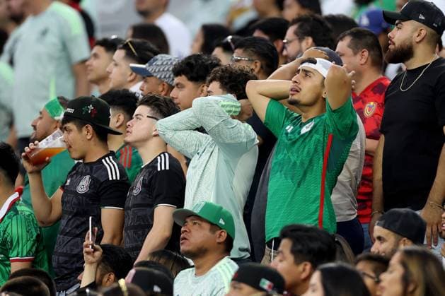 Venezuela gegen Mexiko 26. Juni 2024 Inglewood USA, Copa America Venezuela gegen Mexiko Mexikanische Fans reagieren auf eine verpasste Chance Foto von Mark Leech Inglewood California USA  Copyright: xMarkxLeechxOffside