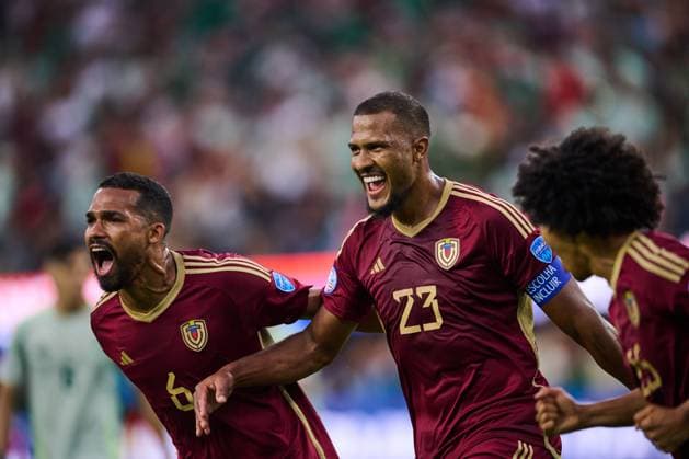 RECORD DATE NOT STATED Copa America USA 2024 Venezuela vs Mexico Salomon Rondon celebrates his goal 1-0 of Venezuela during the CONMEBOL Copa America 2024 group B match between Venezuela and Mexico, at SoFi Stadium, on June 26, 2024 in Inglewood, California, United States. INGLEWOOD CALIFORNIA UNITED STATES  Copyright: xJorgexMartinezx 20240626211924_CA_GB_2024_VEN_MEX_RONDON192